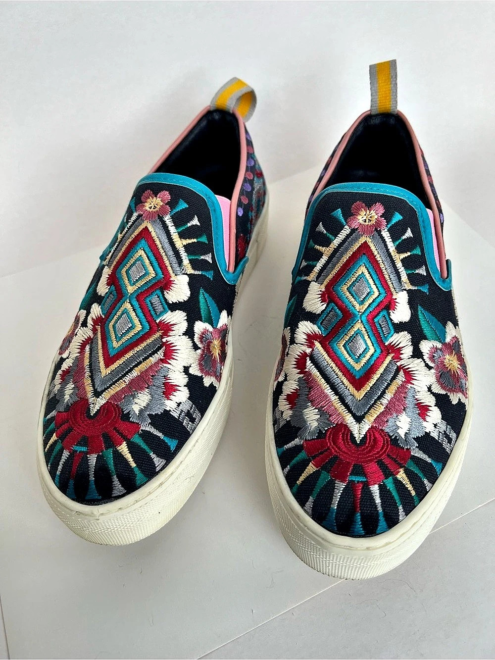 Johnny Was Hutton Women's Embroidered Slip-On Sneakers SZ 39/9 VG